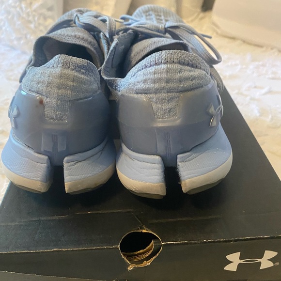 Under Armour running shoes - Picture 4 of 12